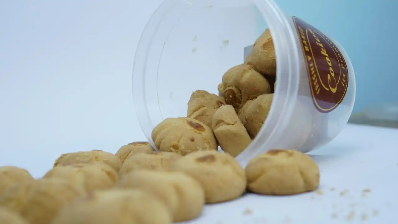 Boss Bake Special Combo (2 Premium Cookie, Plain Toast, Garlic Chanachur) - Image 4